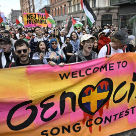 Algunos de los manifestantes de la concentración en contra de la participación de Israel en el festival de Eurovisión, en Malmo, Suecia, el 11 de mayo de 2024.