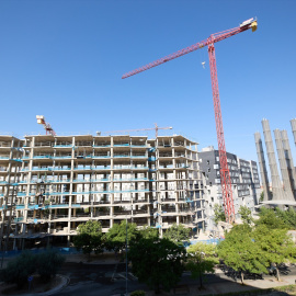 Un bloque de viviendas de San Francisco Javier VI en construcción, a 24 de agosto de 2023, en Madrid.