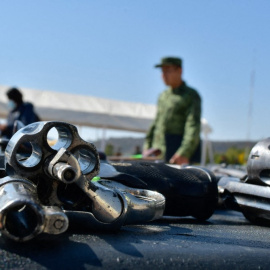 Imagen de archivo de una incautación de armas al crimen organizado realizada por el Ejército de México.