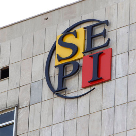 El logo de la Sociedad Estatal de Participaciones Industriales (SEPI) en su sede en Madrid.