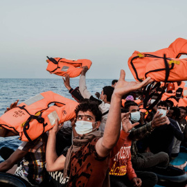 El 'Ocean Viking' desembarcará este domingo en Sicilia a los más de 500 migrantes rescatados a bordo