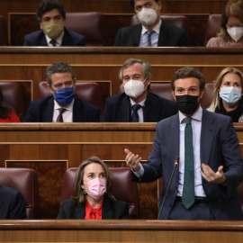 El presidente del PP, Pablo Casado, interviene en el pleno del Congreso de los Diputados, a 22 de diciembre de 2021, en Madrid.