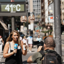 Un termómetro con una temperatura de 41ºC durante la cuarta ola de calor del verano, a 23 de agosto de 2023, en Bilbao, País Vasco.