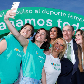 Deportistas en el acto de presentación de Iberdrola, en el Centro Nacional de Golf de Madrid.