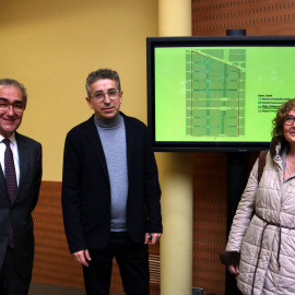 14/02/2022 -El president del Gremi d'Editors, Patrici Tixis (esquerra), el regidor de Cultura de Barcelona, Jordi Martí (centre), i la presidenta del Gremi de Llibreters, Maria Carme Ferrer, en la presentació del Sant Jordi d'aquest 2022.