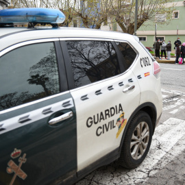 Vehículo de la Guardia Civil en los exteriores del Juzgado número 4 de Sueca, València, a 6 de abril de 2022.