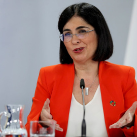 La ministra de Sanidad, Carolina Darías, durante la rueda de prensa que ofrece tras la reunión conjunta de la Conferencia Sectorial de Educación e Interterritorial de Sanidad, hoy miércoles en el Palacio de la Moncloa.