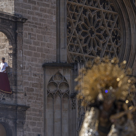 El hallazgo del cuerpo se dio debido a que un amigo del sacerdote fue a visitarle al domicilio.