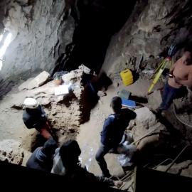 Excavacions dels investigadors de l'IPHES-CERCA a la cova dels Xaragalls