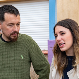 Irene Montero y Pablo Iglesias el Colegio Público La Navata, a 28 de mayo de 2023, en Madrid (España).