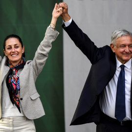 Andrés Manuel López Obrador junto a la candidata de su partido a las elecciones presidenciales, en una foto de archivo.