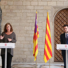 La presidenta de les Illes, Francina Armengol, i el de Catalunya, Pere Aragonès, després de la reunió que han mantingut aquest divendres al Palau de la Generalitat.