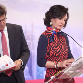 El consejero delegado del Banco Santander, José Antonio Álvarez y la presidenta del Banco Santander, Ana Botín durante la presentación de los resultados correspondientes al ejercicio 2019, en la Ciudad Grupo Santander, en Boadilla del Monte (Madrid). 