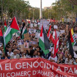 Centenares de personas durante una manifestación en apoyo a Palestina en Barcelona, a 21 de octubre de 2023.