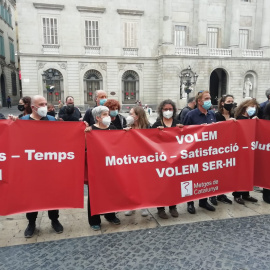 Metges de Catalunya convoca una concentració a la plaça Sant Jaume per exigir més recursos per a l'atenció primària.