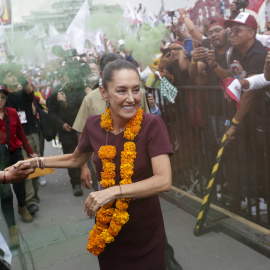 La candidata presidencial oficialista, Claudia Sheinbaum, durante su cierre de campaña el 29 de mayo de 2024, en el Zócalo de la Ciudad de México.