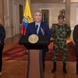 Los colombianos llenan las calles en protesta por la reforma fiscal y el presidente Duque se apoya en los militares