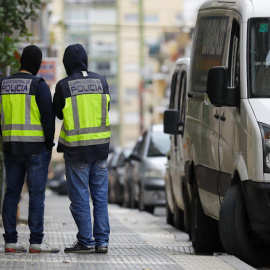 Foto de archivo de agentes de la Policía Nacional en una intervención en Huelva, a 29 de enero de 2021.