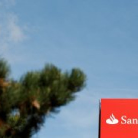 Castigo en Bolsa al Santander tras la información de que Irán utilizó cuentas de su filial británica para eludir sanciones