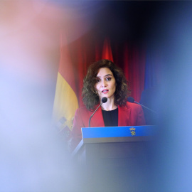 La presidenta de la Comunidad de Madrid, Isabel Díaz Ayuso, interviene durante su visita al Ayuntamiento de Ordes, a 27 de octubre de 2022, en A Coruña.