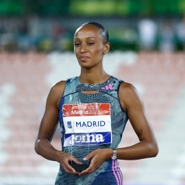 07/06/2024 La española Ana Peleteiro durante la celebración de su victoria en triple salto femenino en el estadio de Vallehermoso, a 22 de julio de 2023.