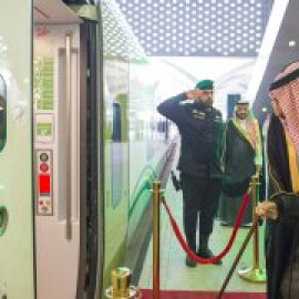 El rey saudí inaugura el AVE a La Meca