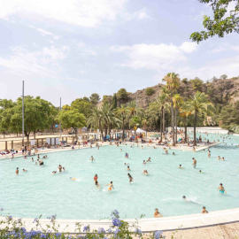 La zona de bany del parc de la Creueta del Coll, al districte de Gràcia de Barcelona