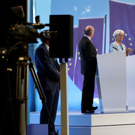 Christine Lagarde, presidenta del BCE, durante la rueda de prensa en la que ha anunciado una bajada de 0,25 puntos de los tipos de interés.