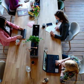 Mujeres trabajando