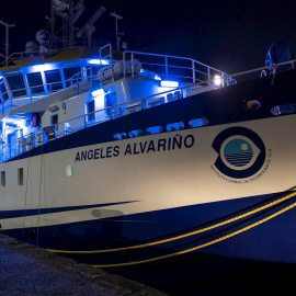 El buque oceanográfico "Ángeles Alvariño" dotado con un sonar de barrido lateral y con un robot submarino que se sumará a la búsqueda de Anna y Olivia, las niñas desaparecidas igual que su padre hace más un mes, se encuentra atracado desde la tarde