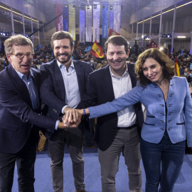 El presidente de la Xunta de Galicia, Alberto Núñez Feijoo; el presidente del PP, Pablo Casado; el candidato del PP a la presidencia de Castilla y León, Alfonso Fernández Mañueco y la presidenta de la Comunidad de Madrid, Isabel Díaz Ayuso.