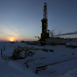 Una torre de perforación de petróleo en el campo petrolero Vankorskoye de la compañía Rosneft, empresa en propiedad del Gobierno ruso.