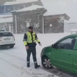 Afectadas 71 carreteras por la nieve y prohibido el paso a camiones en Burgos y La Rioja