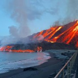 Nadie se atreve a predecir el final de Cumbre Vieja tras dos meses de erupción