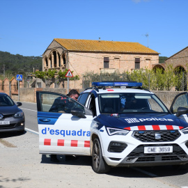 3 de abril de 2024. Coche de los Mossos D'Esquadra en Girona.