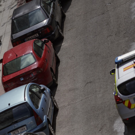 Un vehículo de la Policía municipal patrulla las calles de la localidad de Alcorcón (Madrid), a 16 de marzo de 2020.