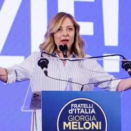 La primera ministra italiana, Giorgia Meloni, habla durante una conferencia de prensa sobre los resultados de las elecciones europeas en el comité electoral del partido Hermanos de Italia en Roma, a 11 de junio de 2024.