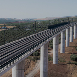 Viaducto de un trazado para el tren de alta velocidad.