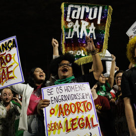 Feministas protestan en São Paulo (Brasil) contra el proyecto de ley que equipara el aborto tras la semana 22 en "homicidio simple", a 13 de junio de 2024.