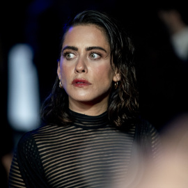 La actriz María León durante el photocall previo a la gala de unos premios, a 30 de noviembre de 2023, en Madrid.