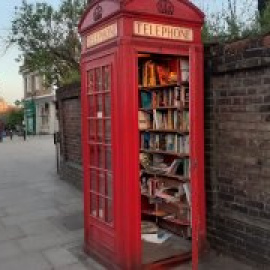 Las cabinas telefónicas británicas se reconvierten en cafeterías, bibliotecas o desfibriladores