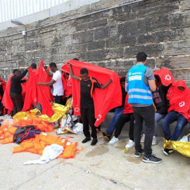 El viernes 13 de julio ya llegaron al puerto de Tarifa 245 migrantes. (A.CARRASCO RAGEL | EFE)