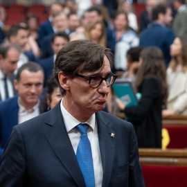 El primer secretario del PSC, Salvador Illa, a su saluda del pleno del Parlament, a 26 de junio de 2024, en Barcelona.