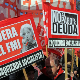 Protestas contra el acuerdo con el FMI en Buenos Aires. / PABLO RAMÓN (EFE)