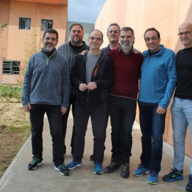 Los siete dirigentes independentistas presos en la cárcel de Lledoners (Barcelona)  | EFE