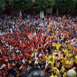 La Plaça de l'Ajuntament de la Bisbal d'Empordà abans de l'inici de la cercavila de Festa Major dels darrers anys.