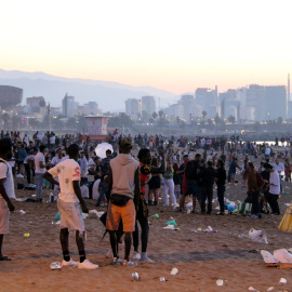 Imatge de la platja de Sant Sebastià als volts de les sis del matí el 24 de juny de 2021.