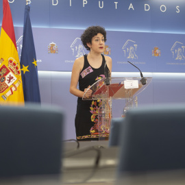 La portavoz parlamentaria de Unidas Podemos, Aina Vidal, interviene en una rueda de prensa de Portavoces, a 29 de junio de 2021, en la Sala Constitucional del Congreso de los Diputados, Madrid.