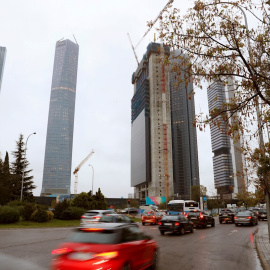 Estado de las obras de la hermana pequeña de las cinco torres de Madrid, la torre Caleido, que estará finalizada antes de finales de 2019. EFE/Zipi