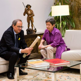 Quim Torra y Teresa Cunillera, durante la reunión mantenida este lunes. EFE/Quique García